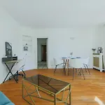 Modern Apartment - 2Br- 4P - Champ-De-Mars